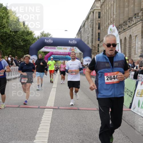 06.09.2026 - CURREX Alsterlauf Yannick Fuchs http://msf.ph/oto/10225482 06.09.2026 10:14:36 Ziel 2138, 2384, 2421, 2644, 3624, 3829, 3907, 4036, 4683, 5310, 5965, 6158, 6444 meine-sportfotos.de