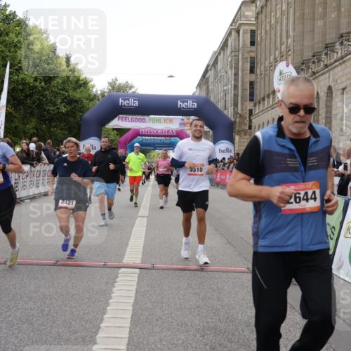 06.09.2026 - CURREX Alsterlauf Yannick Fuchs http://msf.ph/oto/10225483 06.09.2026 10:14:36 Ziel 2138, 2384, 2421, 2644, 3624, 3829, 3907, 4036, 4683, 5310, 5965, 6158, 6444 meine-sportfotos.de