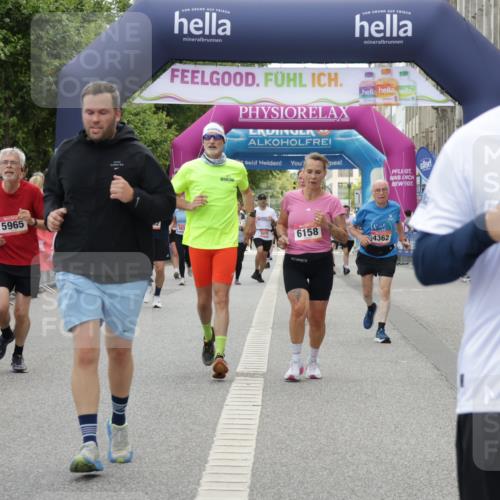 06.09.2026 - CURREX Alsterlauf Yannick Fuchs http://msf.ph/oto/10225486 06.09.2026 10:14:38 Ziel 2138, 2384, 2421, 2644, 3624, 3829, 3907, 4362, 4677, 4683, 5310, 5965, 6158 meine-sportfotos.de