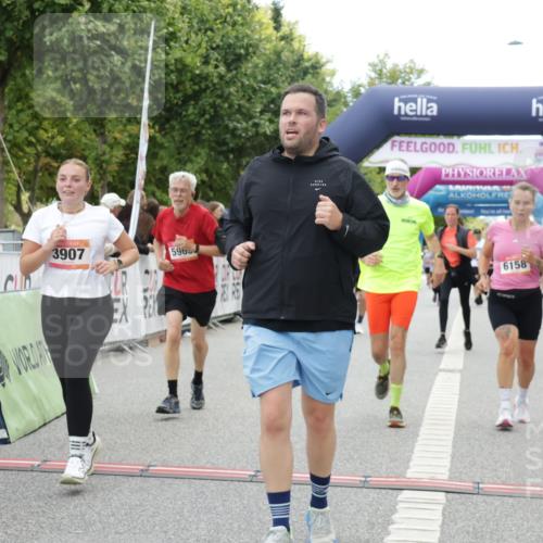 06.09.2026 - CURREX Alsterlauf Yannick Fuchs http://msf.ph/oto/10225491 06.09.2026 10:14:39 Ziel 2384, 2421, 2644, 3624, 3829, 3907, 4362, 4677, 4683, 5310, 5965, 6158, 6332 meine-sportfotos.de