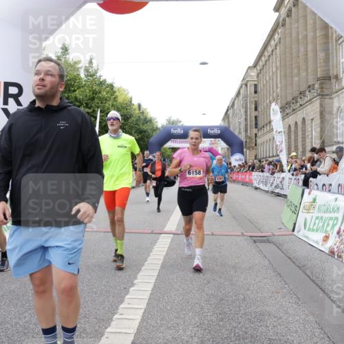 06.09.2026 - CURREX Alsterlauf Yannick Fuchs http://msf.ph/oto/10225498 06.09.2026 10:14:41 Ziel 2421, 2644, 3624, 3907, 4362, 4677, 4683, 5310, 5534, 5965, 6158, 6332 meine-sportfotos.de