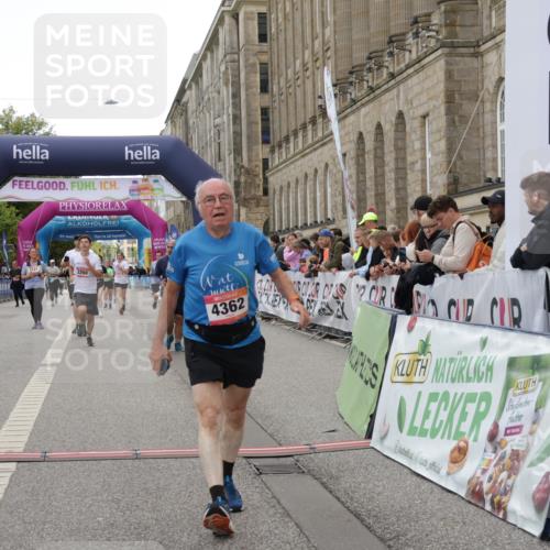 06.09.2026 - CURREX Alsterlauf Yannick Fuchs http://msf.ph/oto/10225508 06.09.2026 10:14:43 Ziel 2421, 3184, 3260, 3624, 3907, 4362, 4677, 4683, 5078, 5310, 5533, 5534, 5965, 6158, 6332 meine-sportfotos.de