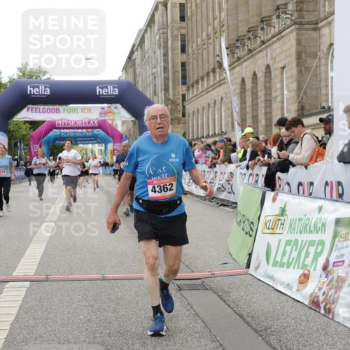 06.09.2026 - CURREX Alsterlauf Yannick Fuchs http://msf.ph/oto/10225509 06.09.2026 10:14:44 Ziel 2421, 3184, 3260, 3624, 3907, 4362, 4677, 5078, 5310, 5533, 5534, 5965, 6053, 6158, 6332 meine-sportfotos.de