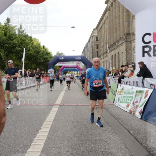 06.09.2026 - CURREX Alsterlauf Yannick Fuchs http://msf.ph/oto/10225512 06.09.2026 10:14:44 Ziel 2421, 3184, 3260, 3624, 3907, 4362, 4677, 5078, 5310, 5533, 5534, 5965, 6053, 6158, 6332 meine-sportfotos.de