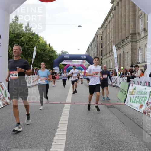06.09.2026 - CURREX Alsterlauf Yannick Fuchs http://msf.ph/oto/10225521 06.09.2026 10:14:47 Ziel 3121, 3184, 3260, 4362, 4649, 4677, 5078, 5533, 5534, 5802, 5965, 6015, 6053, 6158, 6332 meine-sportfotos.de