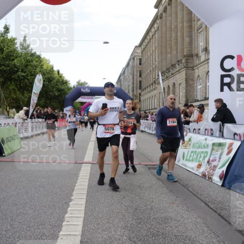 06.09.2026 - CURREX Alsterlauf Yannick Fuchs http://msf.ph/oto/10225532 06.09.2026 10:14:49 Ziel 3121, 3184, 3260, 4362, 4649, 4677, 5036, 5078, 5533, 5534, 5616, 5802, 6015, 6053, 6332 meine-sportfotos.de