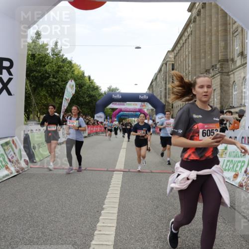 06.09.2026 - CURREX Alsterlauf Yannick Fuchs http://msf.ph/oto/10225538 06.09.2026 10:14:51 Ziel 3121, 3184, 3260, 4488, 4528, 4649, 5036, 5078, 5533, 5534, 5616, 5802, 6015, 6053, 6332 meine-sportfotos.de