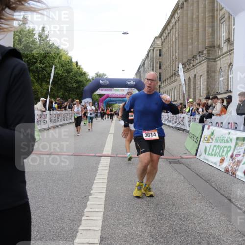06.09.2026 - CURREX Alsterlauf Yannick Fuchs http://msf.ph/oto/10225586 06.09.2026 10:15:02 Ziel 2860, 3134, 3614, 3630, 3631, 4281, 4488, 4497, 4528, 5896, 8081 meine-sportfotos.de