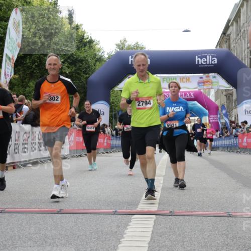 06.09.2026 - CURREX Alsterlauf Yannick Fuchs http://msf.ph/oto/10225625 06.09.2026 10:15:14 Ziel 2621, 2737, 2789, 2794, 2871, 2938, 3023, 3027, 3302, 3454, 3627, 4640, 4645, 5439, 5457, 5630, 5931, 5966, 6408 meine-sportfotos.de