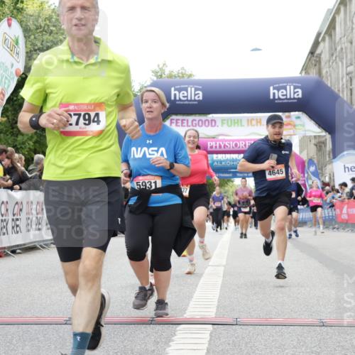 06.09.2026 - CURREX Alsterlauf Yannick Fuchs http://msf.ph/oto/10225631 06.09.2026 10:15:16 Ziel 2621, 2737, 2794, 2871, 2938, 3023, 3027, 3302, 3454, 3627, 4640, 4645, 5439, 5457, 5630, 5931, 5966, 6408 meine-sportfotos.de
