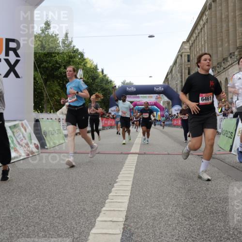 06.09.2026 - CURREX Alsterlauf Yannick Fuchs http://msf.ph/oto/10225656 06.09.2026 10:15:32 Ziel 2503, 2690, 3188, 3456, 3834, 4085, 4354, 4392, 5147, 5187, 5762, 5797, 6189, 6205, 6336, 6347, 6461 meine-sportfotos.de