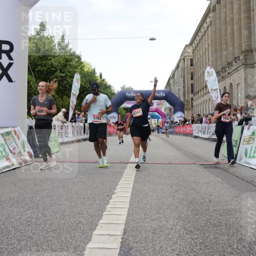 06.09.2026 - CURREX Alsterlauf Yannick Fuchs http://msf.ph/oto/10225663 06.09.2026 10:15:34 Ziel 2503, 2690, 3188, 3456, 3834, 4085, 4354, 4392, 5147, 5187, 5762, 5797, 6189, 6336, 6347, 6461 meine-sportfotos.de