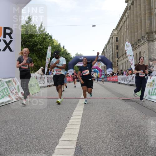 06.09.2026 - CURREX Alsterlauf Yannick Fuchs http://msf.ph/oto/10225664 06.09.2026 10:15:34 Ziel 2503, 2690, 3188, 3456, 3834, 4085, 4354, 4392, 5147, 5187, 5762, 5797, 6189, 6336, 6347, 6461 meine-sportfotos.de