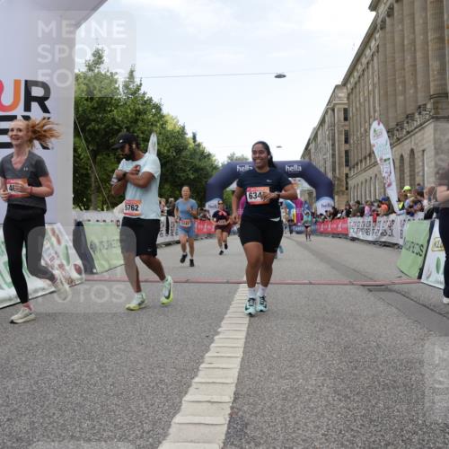 06.09.2026 - CURREX Alsterlauf Yannick Fuchs http://msf.ph/oto/10225667 06.09.2026 10:15:34 Ziel 2503, 2690, 3188, 3456, 3834, 4085, 4354, 4392, 5147, 5187, 5762, 5797, 6189, 6336, 6347, 6461 meine-sportfotos.de