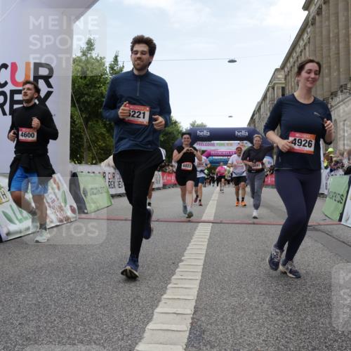06.09.2026 - CURREX Alsterlauf Yannick Fuchs http://msf.ph/oto/10225714 06.09.2026 10:15:46 Ziel 1003, 2408, 2558, 2559, 3741, 3870, 4547, 4600, 4926, 5221, 6022, 6097 meine-sportfotos.de