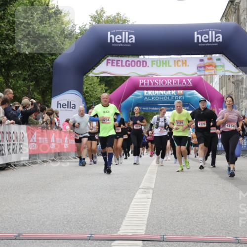 06.09.2026 - CURREX Alsterlauf Yannick Fuchs http://msf.ph/oto/10225738 06.09.2026 10:15:53 Ziel 1003, 2408, 2558, 2559, 4154, 4156, 4547, 4600, 6022, 6097 meine-sportfotos.de