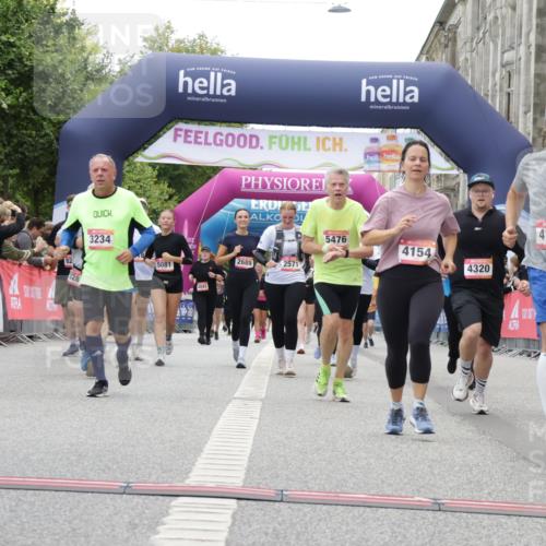 06.09.2026 - CURREX Alsterlauf Yannick Fuchs http://msf.ph/oto/10225746 06.09.2026 10:15:56 Ziel 2570, 2571, 3234, 3281, 4154, 4156, 4319, 4320, 4547, 5476 meine-sportfotos.de