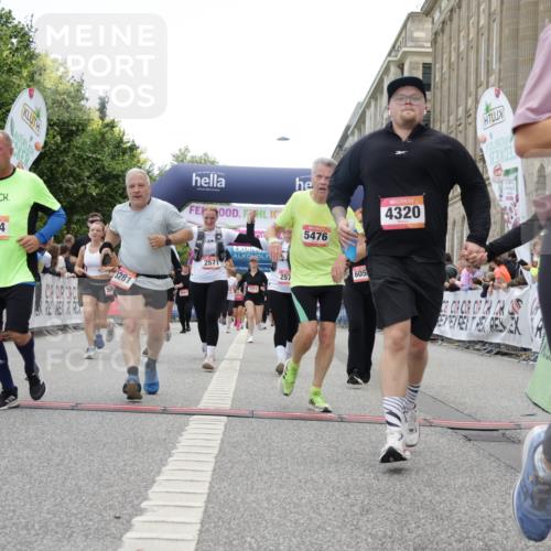 06.09.2026 - CURREX Alsterlauf Yannick Fuchs http://msf.ph/oto/10225760 06.09.2026 10:15:59 Ziel 2570, 2571, 2689, 3234, 3281, 4028, 4154, 4156, 4319, 4320, 4733, 5065, 5081, 5476, 5618, 8218 meine-sportfotos.de