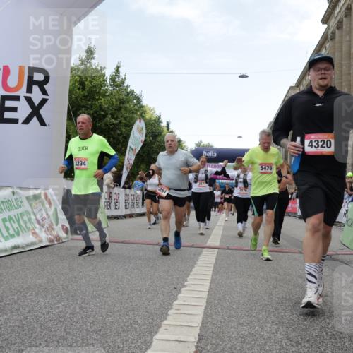 06.09.2026 - CURREX Alsterlauf Yannick Fuchs http://msf.ph/oto/10225763 06.09.2026 10:16:00 Ziel 2570, 2571, 2689, 3234, 3281, 3311, 4028, 4154, 4156, 4264, 4319, 4320, 4733, 5065, 5081, 5476, 5618, 8218 meine-sportfotos.de