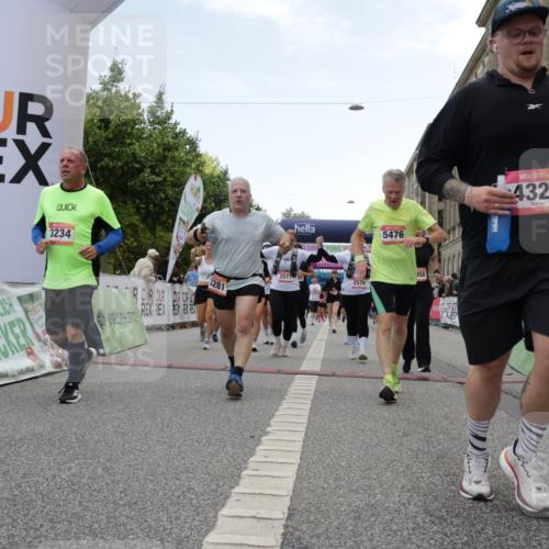 06.09.2026 - CURREX Alsterlauf Yannick Fuchs http://msf.ph/oto/10225765 06.09.2026 10:16:00 Ziel 2570, 2571, 2689, 3234, 3281, 3311, 4028, 4154, 4156, 4264, 4319, 4320, 4733, 5065, 5081, 5476, 5618, 8218 meine-sportfotos.de