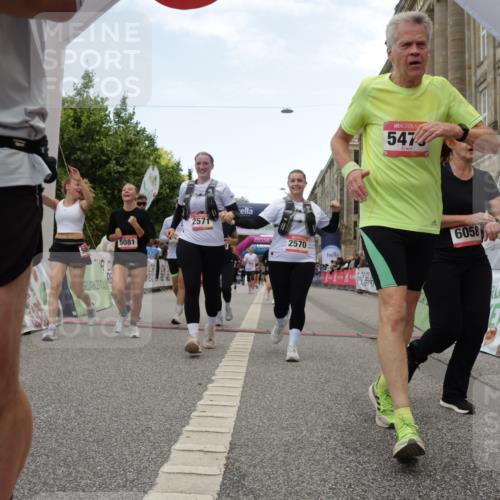 06.09.2026 - CURREX Alsterlauf Yannick Fuchs http://msf.ph/oto/10225772 06.09.2026 10:16:02 Ziel 2570, 2571, 2689, 3234, 3281, 3311, 4028, 4043, 4154, 4156, 4264, 4319, 4320, 4733, 5065, 5081, 5476, 5618, 8218 meine-sportfotos.de