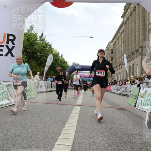 06.09.2026 - CURREX Alsterlauf Yannick Fuchs http://msf.ph/oto/10225791 06.09.2026 10:16:06 Ziel 2098, 2570, 2571, 2689, 2810, 3234, 3281, 3311, 3539, 4028, 4043, 4056, 4069, 4264, 4319, 4320, 4733, 5065, 5081, 5476, 5618, 5825, 5945, 8218 meine-sportfotos.de