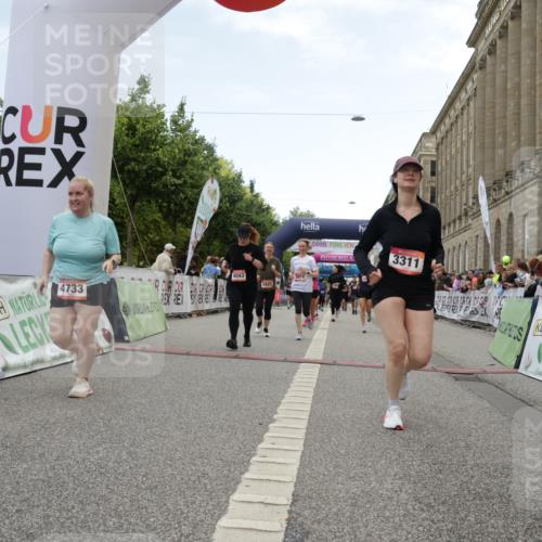 06.09.2026 - CURREX Alsterlauf Yannick Fuchs http://msf.ph/oto/10225792 06.09.2026 10:16:06 Ziel 2098, 2570, 2571, 2689, 2810, 3234, 3281, 3311, 3539, 4028, 4043, 4056, 4069, 4264, 4319, 4320, 4733, 5065, 5081, 5476, 5618, 5825, 5945, 8218 meine-sportfotos.de