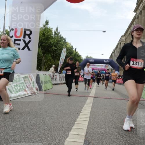 06.09.2026 - CURREX Alsterlauf Yannick Fuchs http://msf.ph/oto/10225794 06.09.2026 10:16:06 Ziel 2098, 2570, 2571, 2689, 2810, 3234, 3281, 3311, 3539, 4028, 4043, 4056, 4069, 4264, 4319, 4320, 4733, 5065, 5081, 5476, 5618, 5825, 5945, 8218 meine-sportfotos.de