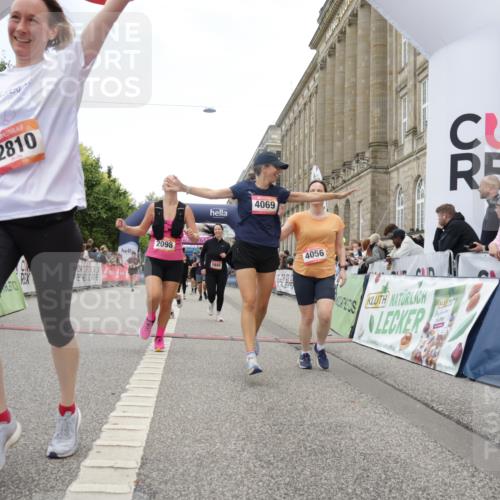 06.09.2026 - CURREX Alsterlauf Yannick Fuchs http://msf.ph/oto/10225803 06.09.2026 10:16:09 Ziel 2019, 2098, 2689, 2810, 3311, 3539, 4028, 4043, 4056, 4069, 4264, 4733, 5065, 5081, 5425, 5618, 5825, 5945, 8218 meine-sportfotos.de