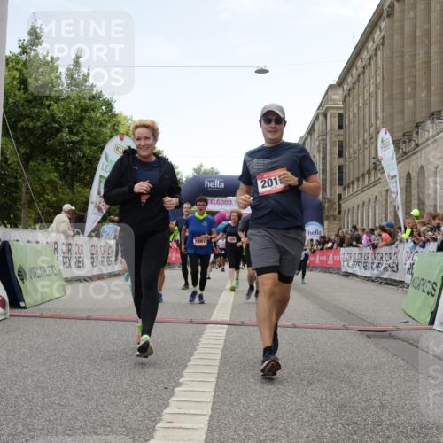 06.09.2026 - CURREX Alsterlauf Yannick Fuchs http://msf.ph/oto/10225824 06.09.2026 10:16:14 Ziel 2019, 2098, 2614, 2810, 2881, 2884, 3189, 3539, 3867, 4043, 4056, 4069, 4455, 5425, 5559, 5564, 5825, 5945 meine-sportfotos.de