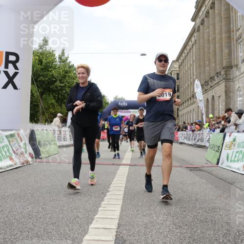 06.09.2026 - CURREX Alsterlauf Yannick Fuchs http://msf.ph/oto/10225826 06.09.2026 10:16:14 Ziel 2019, 2098, 2614, 2810, 2881, 2884, 3189, 3539, 3867, 4043, 4056, 4069, 4455, 5425, 5559, 5564, 5825, 5945 meine-sportfotos.de