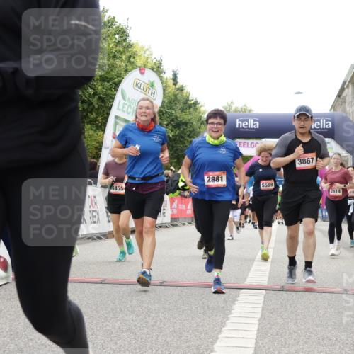 06.09.2026 - CURREX Alsterlauf Yannick Fuchs http://msf.ph/oto/10225829 06.09.2026 10:16:15 Ziel 2019, 2098, 2614, 2810, 2881, 2884, 3189, 3539, 3867, 4056, 4069, 4396, 4455, 5425, 5559, 5564, 5787, 5825, 5945 meine-sportfotos.de