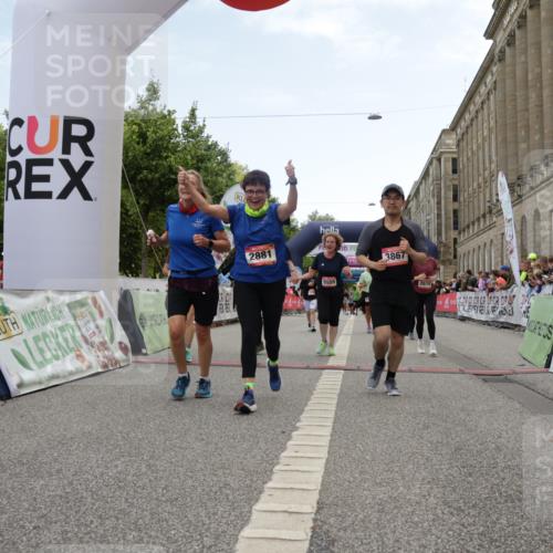 06.09.2026 - CURREX Alsterlauf Yannick Fuchs http://msf.ph/oto/10225835 06.09.2026 10:16:16 Ziel 2019, 2098, 2614, 2881, 2884, 3189, 3539, 3867, 4056, 4069, 4396, 4455, 5425, 5559, 5564, 5787, 5945 meine-sportfotos.de