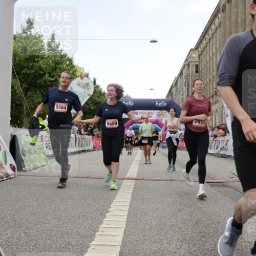 06.09.2026 - CURREX Alsterlauf Yannick Fuchs http://msf.ph/oto/10225842 06.09.2026 10:16:18 Ziel 2019, 2614, 2881, 2884, 2910, 3189, 3539, 3867, 4314, 4315, 4396, 4455, 5425, 5559, 5564, 5787, 5945 meine-sportfotos.de