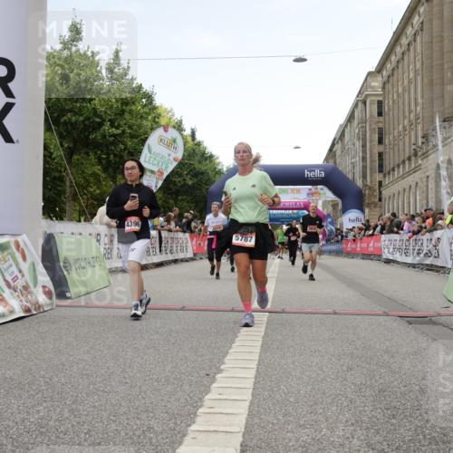 06.09.2026 - CURREX Alsterlauf Yannick Fuchs http://msf.ph/oto/10225854 06.09.2026 10:16:20 Ziel 2019, 2614, 2881, 2884, 2910, 3189, 3867, 4314, 4315, 4366, 4396, 4455, 5425, 5559, 5564, 5787 meine-sportfotos.de