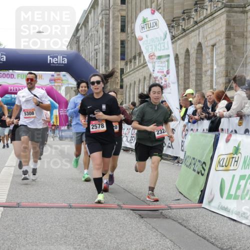 06.09.2026 - CURREX Alsterlauf Yannick Fuchs http://msf.ph/oto/10225928 06.09.2026 10:16:41 Ziel 2328, 2454, 2578, 2736, 2859, 3167, 3290, 3330, 3508, 3509, 3645, 4123, 4220, 4613, 5307, 5308, 5672, 8283 meine-sportfotos.de