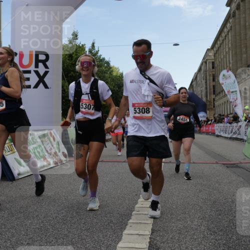 06.09.2026 - CURREX Alsterlauf Yannick Fuchs http://msf.ph/oto/10225941 06.09.2026 10:16:44 Ziel 2328, 2454, 2578, 2736, 2859, 3167, 3290, 3330, 3633, 3645, 4123, 4220, 4353, 4613, 5307, 5308, 5672, 5859, 8283 meine-sportfotos.de