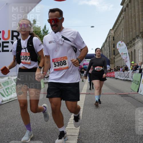06.09.2026 - CURREX Alsterlauf Yannick Fuchs http://msf.ph/oto/10225943 06.09.2026 10:16:44 Ziel 2328, 2454, 2578, 2736, 2859, 3167, 3290, 3330, 3633, 3645, 4123, 4220, 4353, 4613, 5307, 5308, 5672, 5859, 8283 meine-sportfotos.de