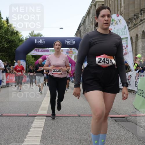 06.09.2026 - CURREX Alsterlauf Yannick Fuchs http://msf.ph/oto/10225945 06.09.2026 10:16:45 Ziel 2328, 2454, 2578, 2736, 2859, 3167, 3169, 3290, 3330, 3633, 3645, 4123, 4220, 4353, 4613, 5307, 5308, 5672, 5859, 8102 meine-sportfotos.de