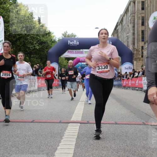 06.09.2026 - CURREX Alsterlauf Yannick Fuchs http://msf.ph/oto/10225947 06.09.2026 10:16:46 Ziel 2328, 2454, 2578, 2736, 2859, 3167, 3169, 3290, 3330, 3633, 3645, 4123, 4220, 4353, 4613, 5307, 5308, 5672, 5859, 8102 meine-sportfotos.de