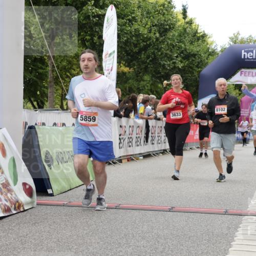 06.09.2026 - CURREX Alsterlauf Yannick Fuchs http://msf.ph/oto/10225951 06.09.2026 10:16:47 Ziel 2328, 2454, 2578, 2859, 3167, 3169, 3290, 3330, 3633, 3645, 4123, 4220, 4353, 4613, 5307, 5308, 5672, 5859, 8102 meine-sportfotos.de