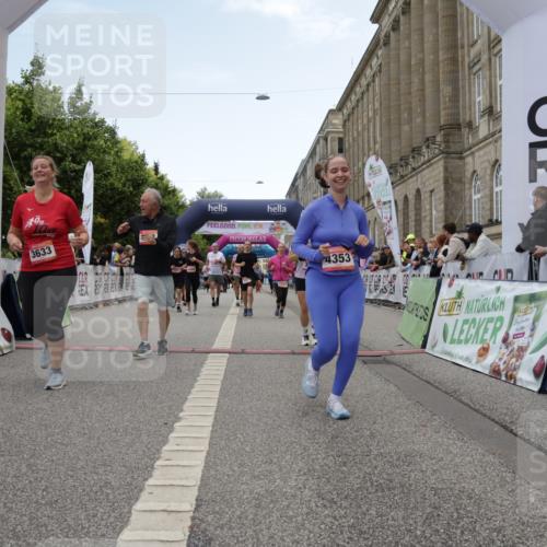 06.09.2026 - CURREX Alsterlauf Yannick Fuchs http://msf.ph/oto/10225963 06.09.2026 10:16:50 Ziel 2222, 2454, 2859, 3024, 3167, 3169, 3330, 3633, 3645, 4123, 4353, 4439, 4440, 4750, 4756, 5307, 5308, 5859, 6087, 8102 meine-sportfotos.de