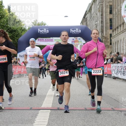 06.09.2026 - CURREX Alsterlauf Yannick Fuchs http://msf.ph/oto/10225974 06.09.2026 10:16:52 Ziel 2222, 2859, 3024, 3167, 3169, 3330, 3633, 4353, 4439, 4440, 4477, 4750, 4756, 5859, 6087, 8102 meine-sportfotos.de