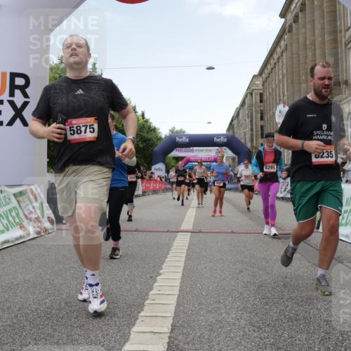 06.09.2026 - CURREX Alsterlauf Yannick Fuchs http://msf.ph/oto/10226007 06.09.2026 10:17:00 Ziel 2048, 2222, 3002, 3024, 3973, 4439, 4440, 4477, 4523, 4557, 4592, 4750, 4756, 5082, 5875, 6025, 6087, 8083, 8235, 8295 meine-sportfotos.de
