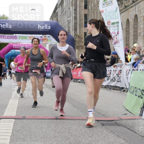 06.09.2026 - CURREX Alsterlauf Yannick Fuchs http://msf.ph/oto/10226037 06.09.2026 10:17:11 Ziel 1092, 2129, 2688, 3199, 3459, 3496, 3973, 5082, 5223, 5615, 5876, 8083 meine-sportfotos.de
