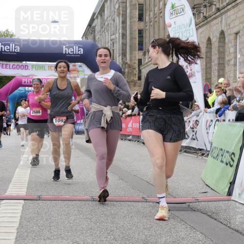 06.09.2026 - CURREX Alsterlauf Yannick Fuchs http://msf.ph/oto/10226038 06.09.2026 10:17:11 Ziel 1092, 2129, 2688, 3199, 3459, 3496, 3973, 5082, 5223, 5615, 5876, 8083 meine-sportfotos.de