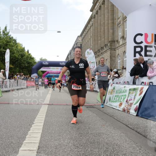 06.09.2026 - CURREX Alsterlauf Yannick Fuchs http://msf.ph/oto/10226077 06.09.2026 10:17:21 Ziel 2368, 2546, 2547, 2922, 5615, 5872, 5876, 6143 meine-sportfotos.de
