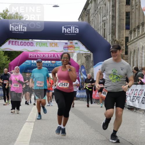 06.09.2026 - CURREX Alsterlauf Yannick Fuchs http://msf.ph/oto/10226083 06.09.2026 10:17:23 Ziel 2368, 2546, 2547, 2922, 5118, 5615, 5820, 5872, 5876, 6068, 6081, 6143 meine-sportfotos.de