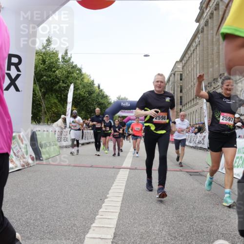 06.09.2026 - CURREX Alsterlauf Yannick Fuchs http://msf.ph/oto/10226113 06.09.2026 10:17:31 Ziel 2462, 2546, 2547, 2597, 2598, 2911, 2985, 3117, 3444, 3709, 5118, 5560, 5635, 5820, 5849, 6068, 6081, 6342, 6363, 8109 meine-sportfotos.de