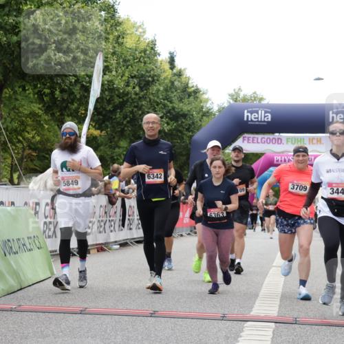 06.09.2026 - CURREX Alsterlauf Yannick Fuchs http://msf.ph/oto/10226116 06.09.2026 10:17:32 Ziel 2462, 2546, 2597, 2598, 2911, 2985, 3117, 3444, 3709, 5118, 5560, 5635, 5820, 5849, 6068, 6081, 6342, 6363, 8109 meine-sportfotos.de